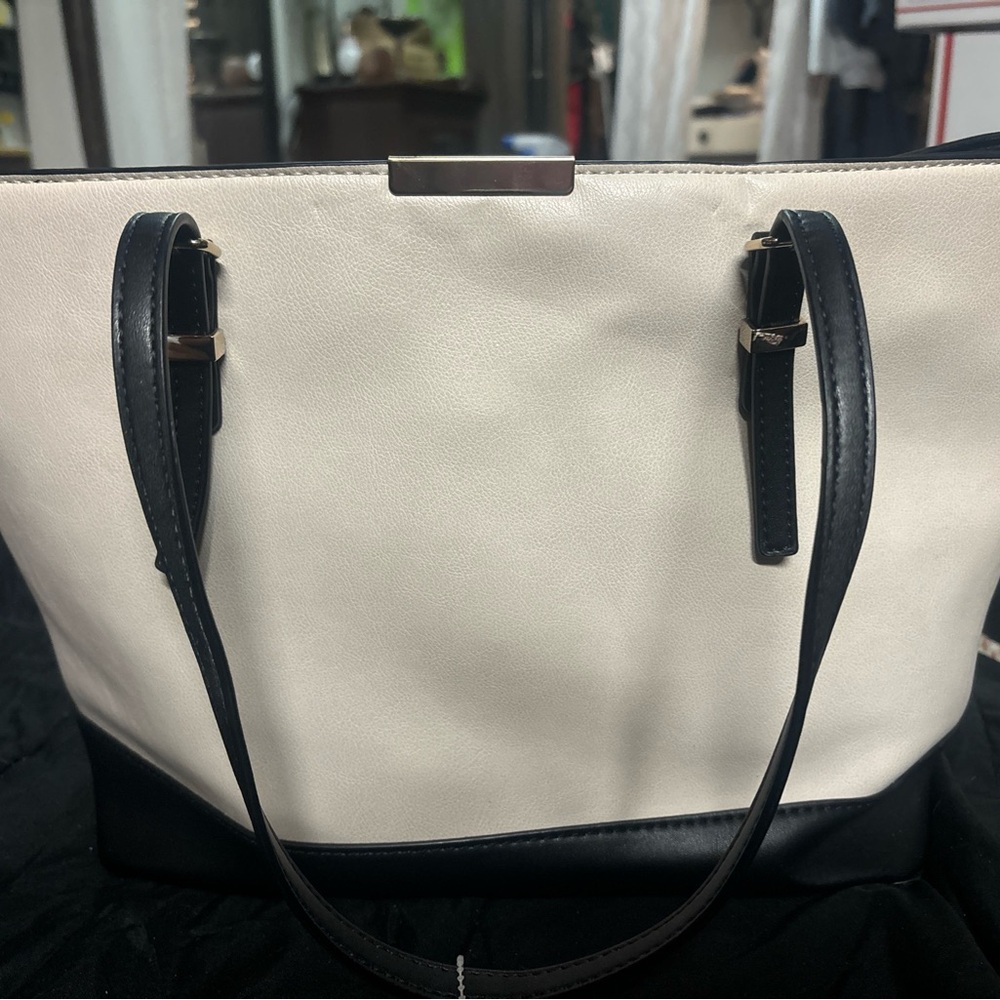 Kelly&Katie beige Vinna leather tote handbag